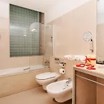 Axis Golf Hotel