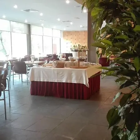Axis Golf Hotel