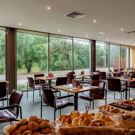 Axis Golf Hotel